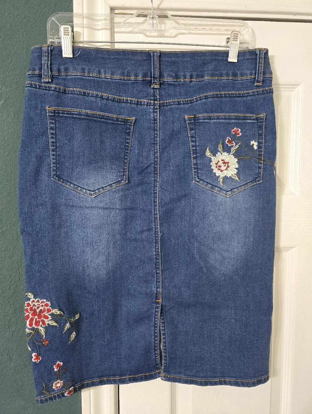 Sandpiper Floral Embroidered Denim Pencil Skirt Size 10 Stretch Western Y2K Boho